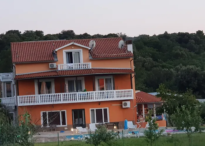 Seherzada Πούλα